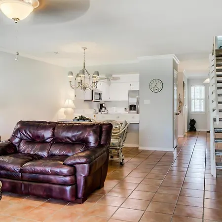 5 C, Three Bedroom Townhome